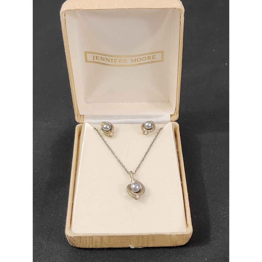 Jennifer Moore Pearl  Earrings and‎ Necklace